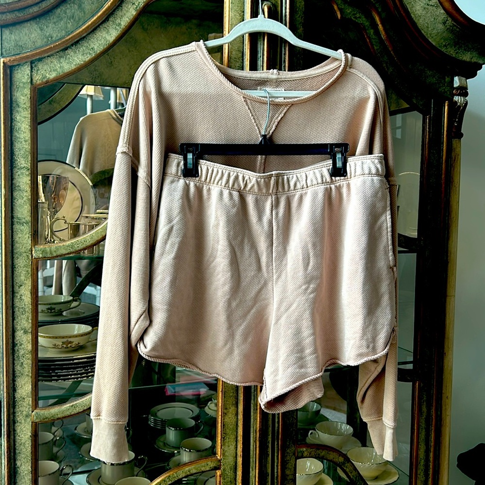 aerie Beige Waffle Knit Lounge Set — Sweatshirt & Shorts